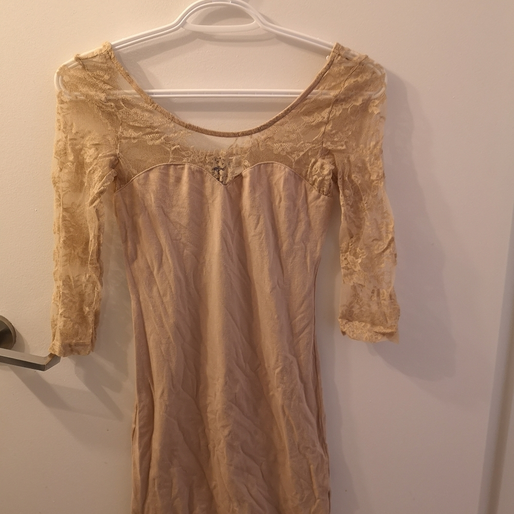 Sweetheart nude dress
